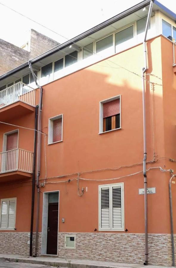 Appartamento In Paese Niscemi Exterior foto